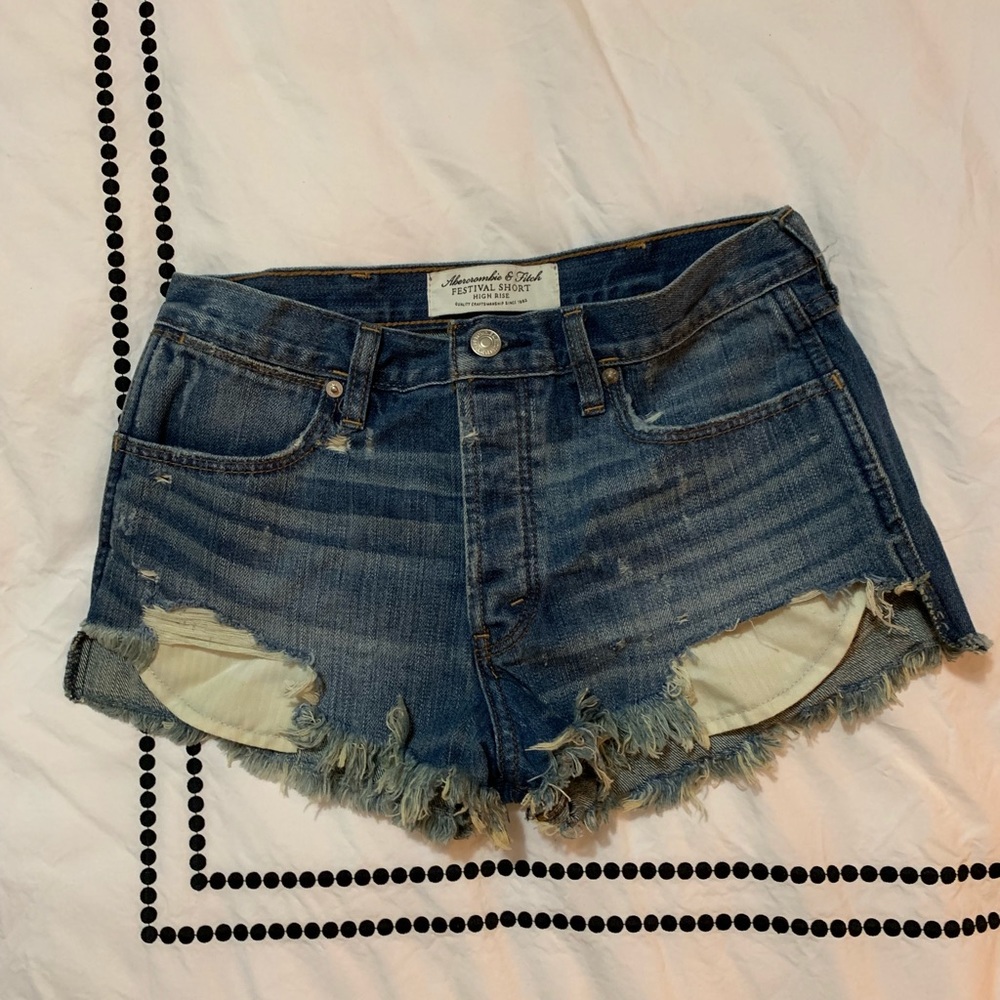 A&F festival shorts high rise distressed